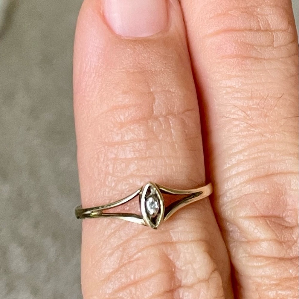 1930’s Art Deco 10k Gold & Diamond Ring